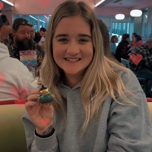 Meet your Posher, Katelyn